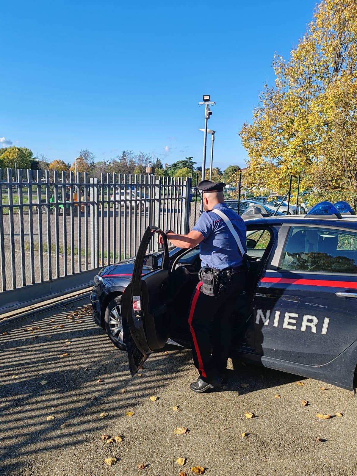 Paga il Parmigiano Reggiano con assegno scoperto, massacrato di botte