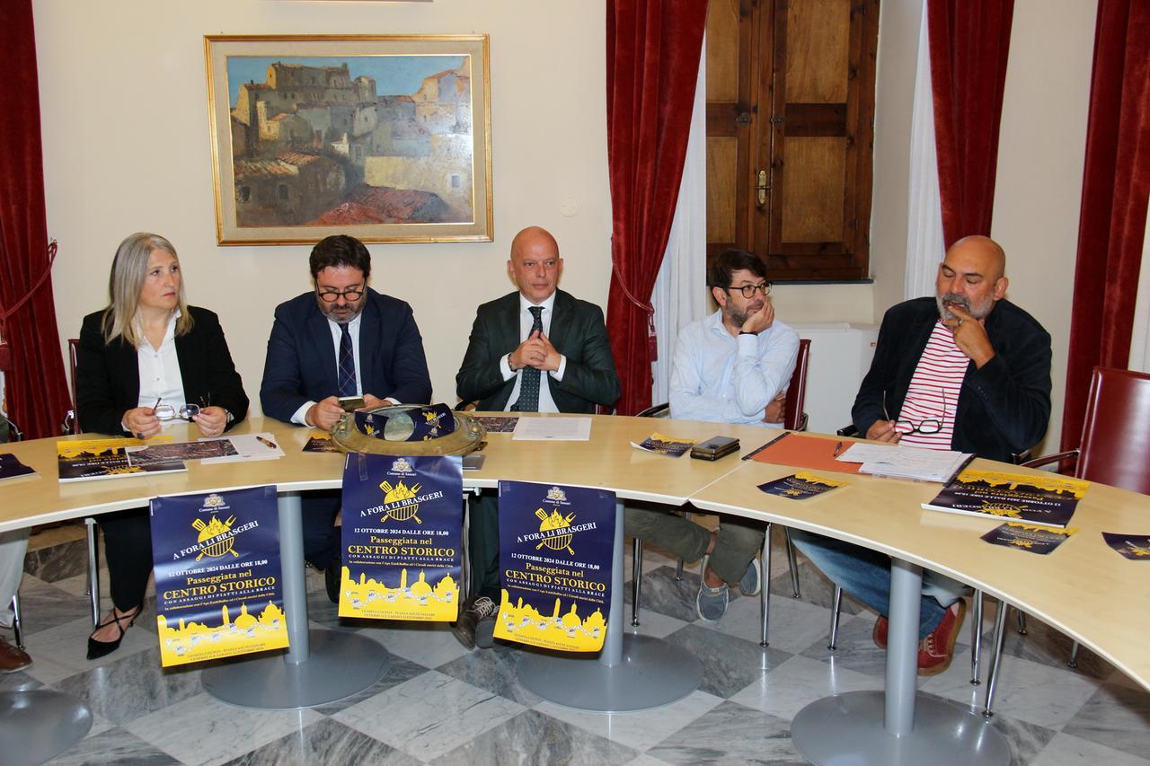 A fora li brasgeri a Sassari, ecco tutte le piazze e i piatti dell’arrostita diffusa al centro storico