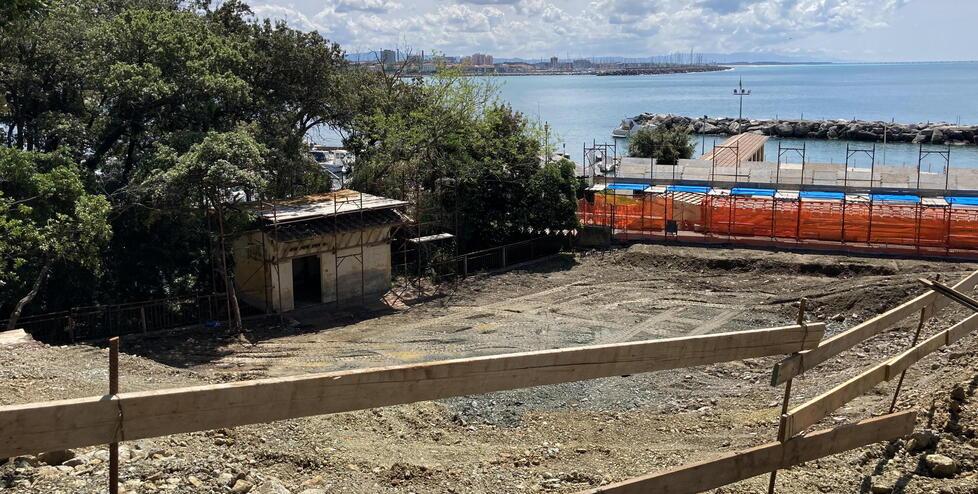 il terreno vuoto dopo la demolizione dell’ex Ciucheba