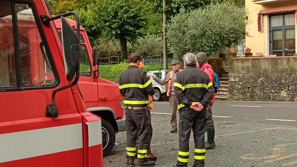 Fungaiolo disperso in Lunigiana, ricerche interrotte. La sua ultima telefonata