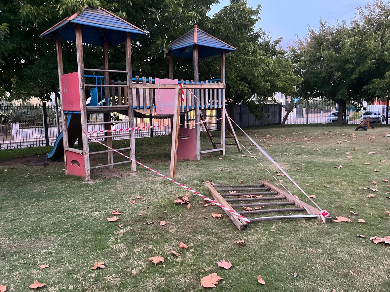 Valledoria, cede una scaletta nel parco giochi comunale: bambina di 4 anni cade e finisce in ospedale