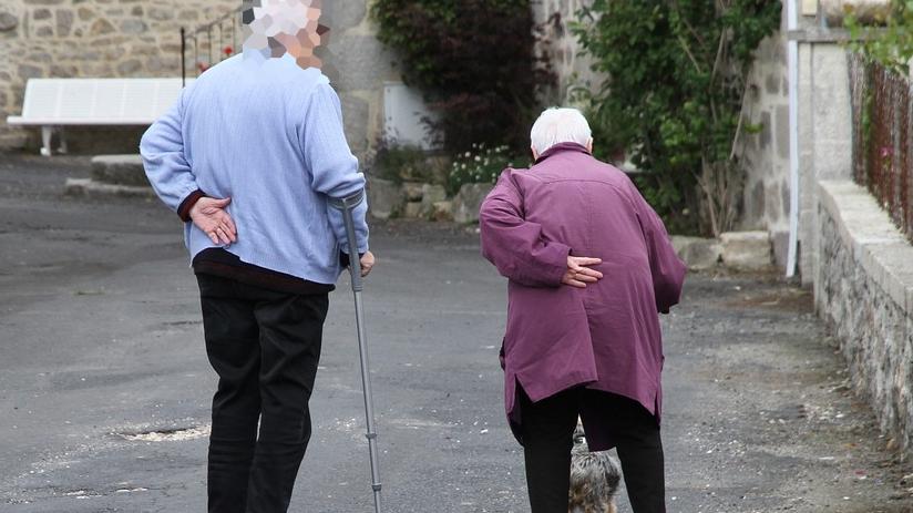 Perseguita “per passatempo” due ultraottantenni: «Siete vecchi, dovete morire»