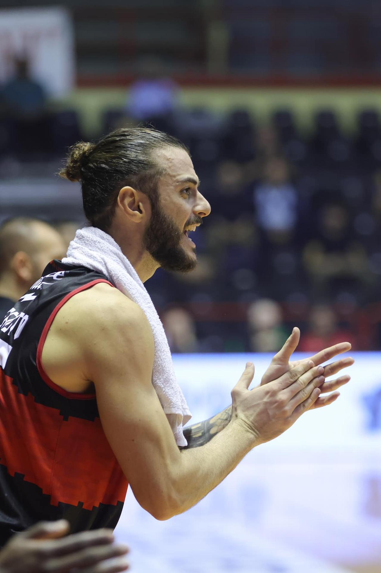 Udine-Sella Cento, rissa in campo: ecco cos’è successo