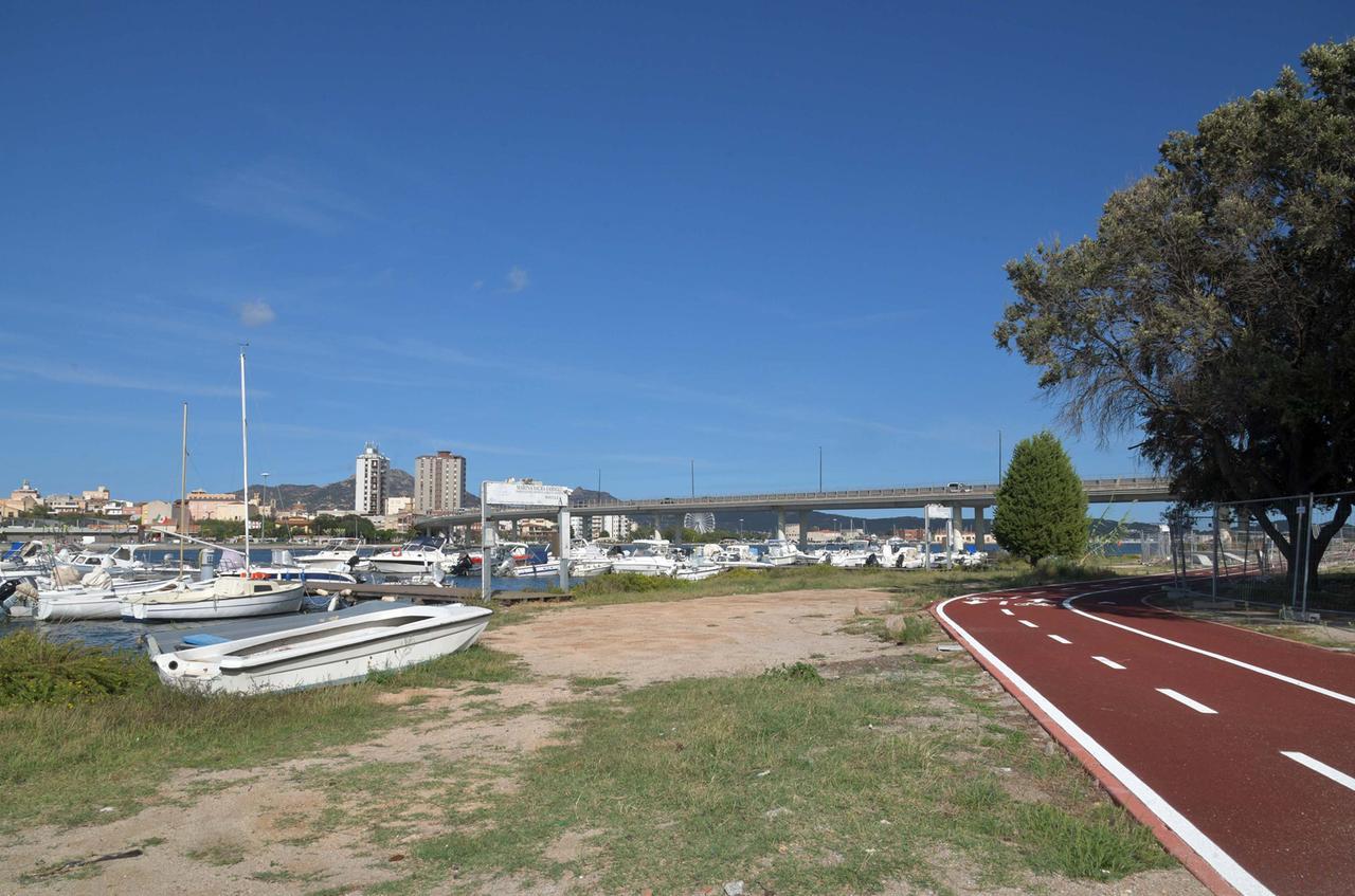 
	Il cantiere dell'Iti, con la pista ciclabile, di fronte alla Marina&nbsp;(foto di Vanna Sanna)

