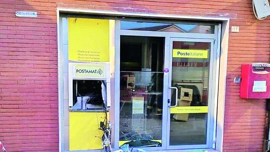 Ferrara, bancomat delle Poste spenti e senza soldi di notte