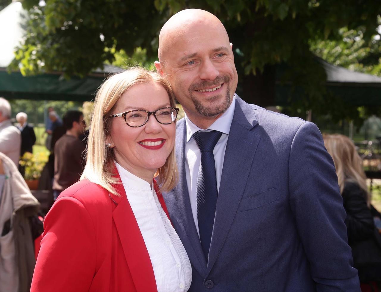 
	La parlamentare Ilenia Malavasi con Andrea Carletti

