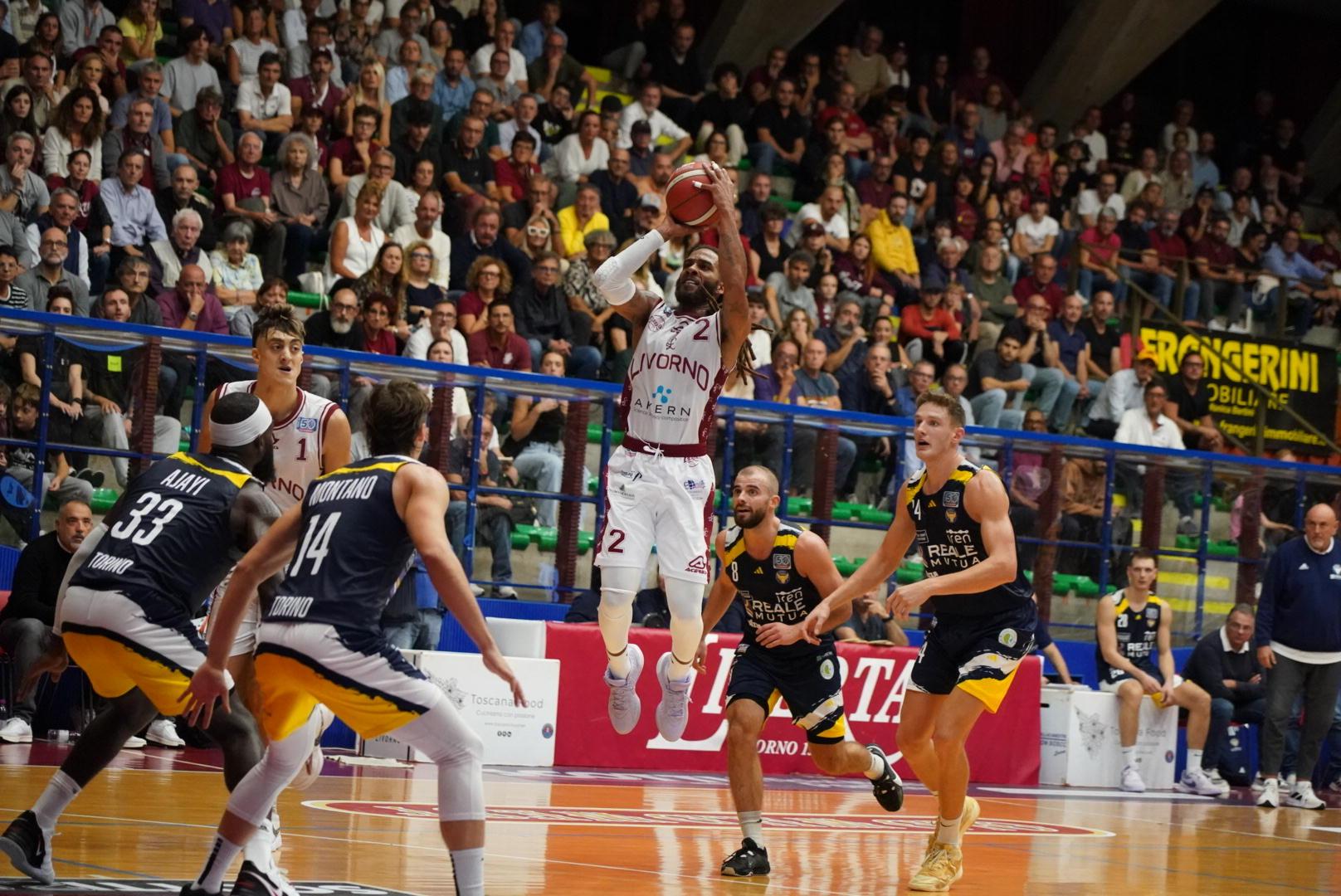 Adrian Banks contro Torino
