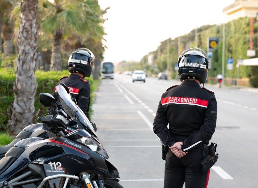 Lucca, raffica furti in Media Valle e in Versilia: giovane finisce in cella. È accusato anche di tentato omicidio