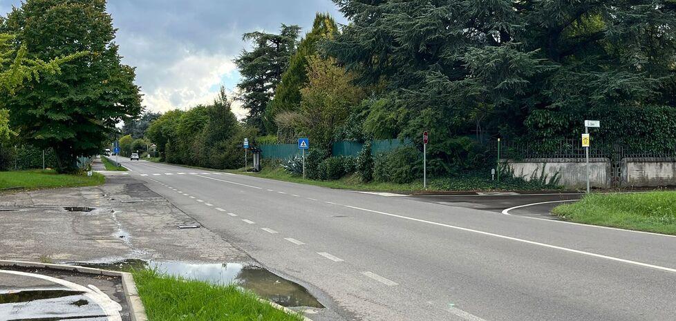 Montale "chiede" un semaforo: «Attraversare la strada è pericoloso»