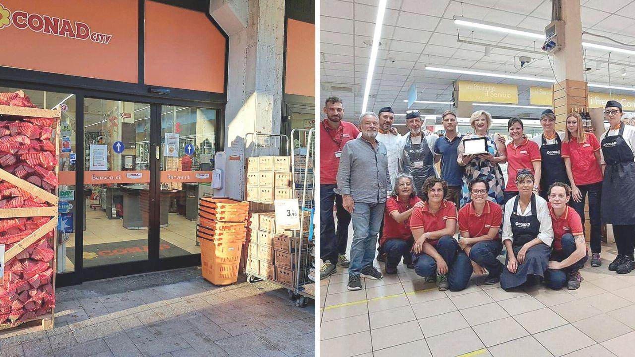 L’ingresso del supermercato Conad City in via 2 Giugno (Foto Fb), e i dipendenti riuniti dentro il negozio