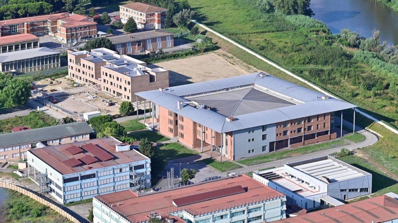 Una foto dall’alto del villaggio scolastico di Pontedera