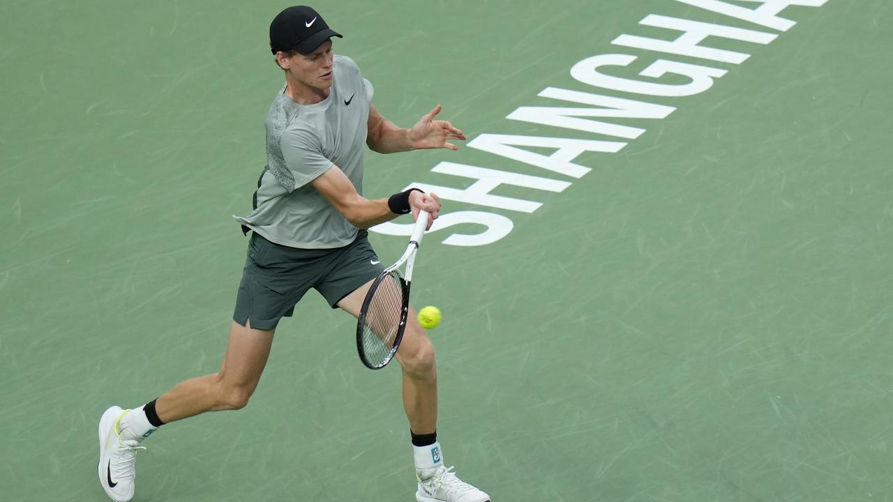 Jannik Sinner è il nuovo re di Shanghai: Djokovic battuto in due set 7-6 6-3