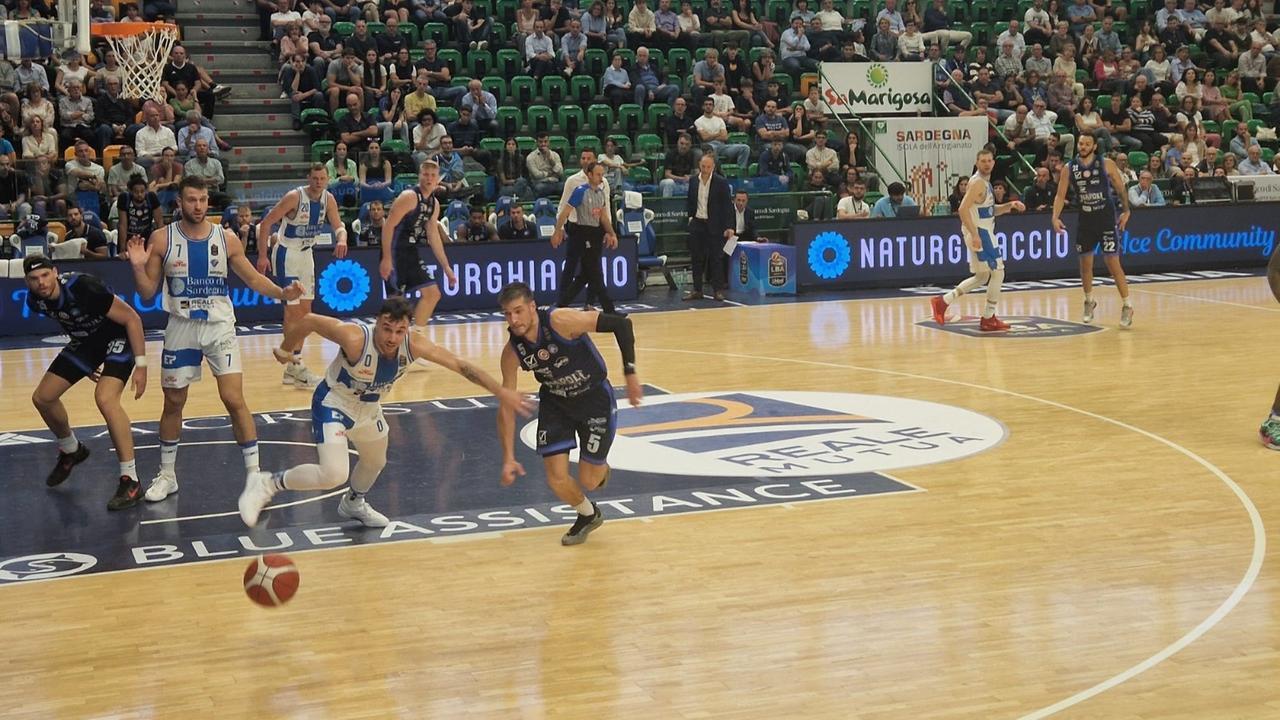 Una bella Dinamo nel primo tempo contro Napoli