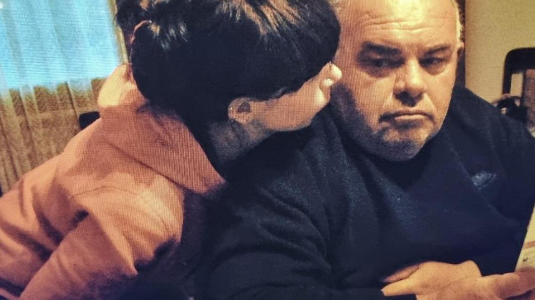 «Mio padre morto d’infarto perché lavorava al freddo»