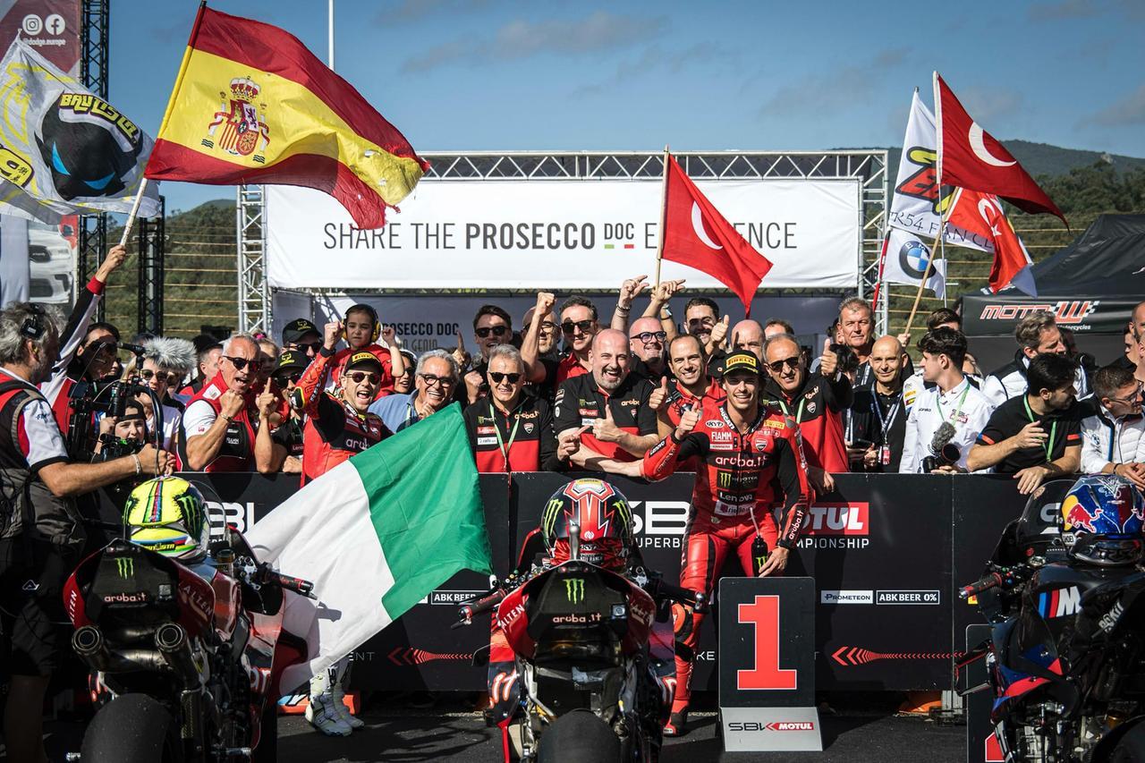 Superbike all’Estoril, per Nicolò Bulega un primo e un secondo posto
