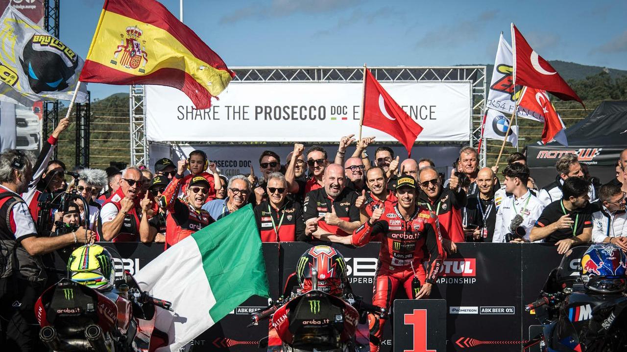 Superbike all’Estoril, per Nicolò Bulega un primo e un secondo posto