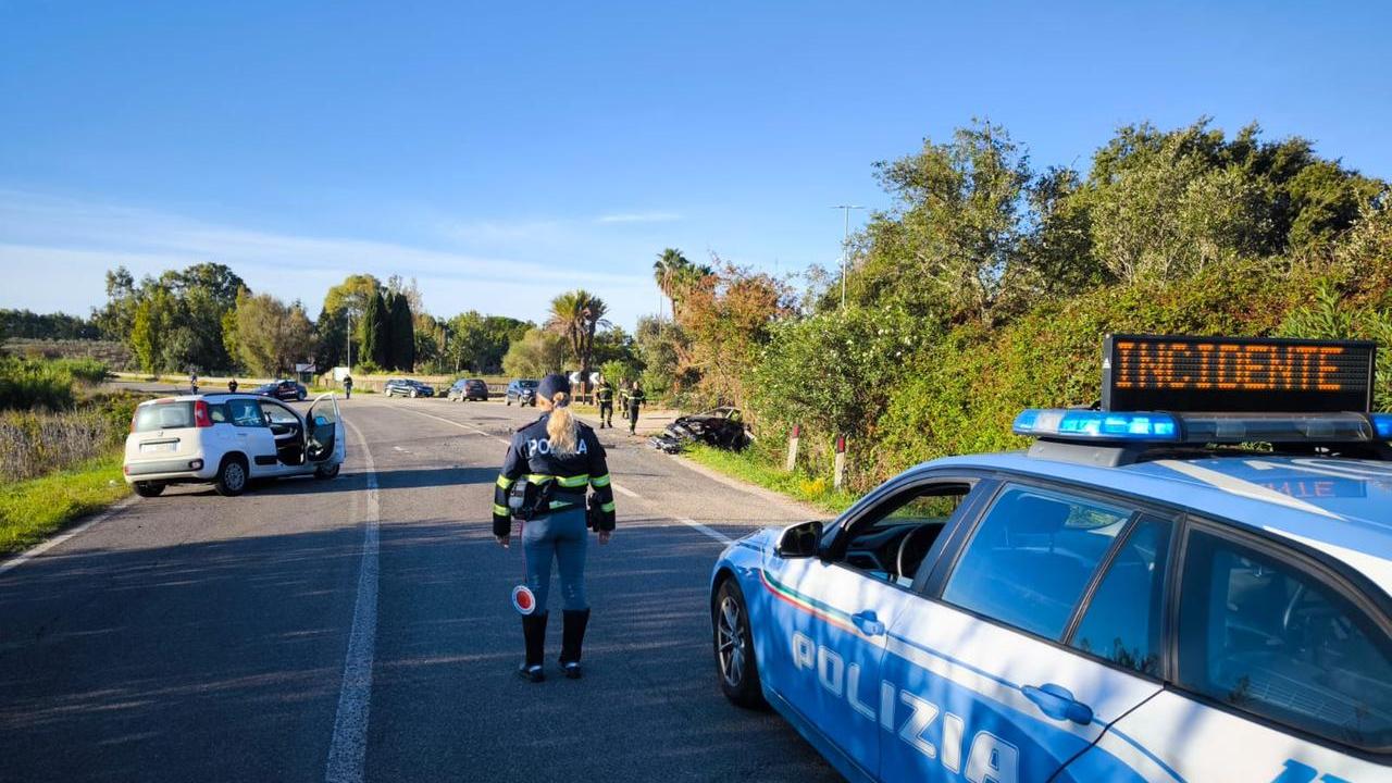 Schianto mortale tra Alghero e Olmedo, arrestato il conducente dell’auto che ha invaso la corsia