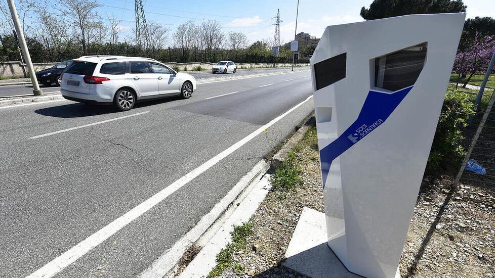 Livorno, ecco gli autovelox alle porte della città: stangano “h24” in entrambe le direzioni