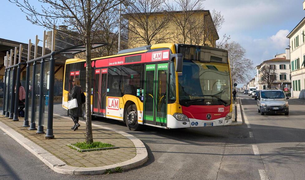 Bus Empoli-Siena, aggressioni e risse: la corsa notturna verso lo stop