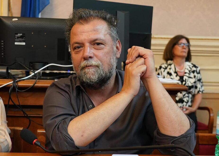 Simone Lenzi: «Il sindaco ha patrocinato la gogna per il prurito censorio di qualcuno»
