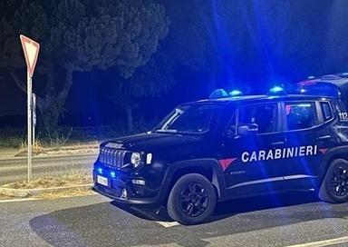 Castagneto, cerca la ex armato di coltelli, benzina e gas: il giorno prima aveva ricevuto il divieto di avvicinarsi