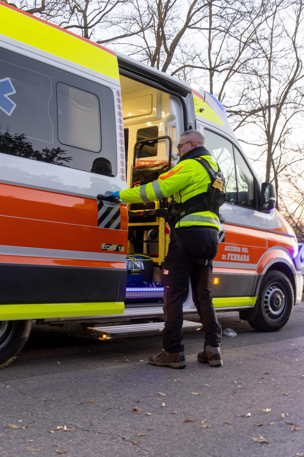 Maiero di Portomaggiore, accosta l’auto e muore