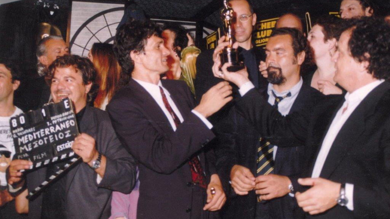 Gli anni d’oro del Ciucheba locale cult di Castiglioncello: qui la festa con il cast di Mediterraneo, Premio Oscar 1992 con il regista Salvatores Abatantuono, e Cederna