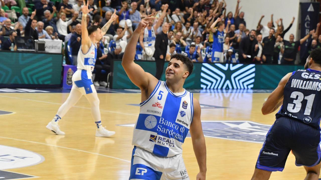 <strong>Stefano Trucchetti</strong> festeggia la sua tripla contro Napoli