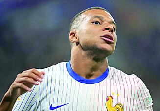 La stella Mbappè accusata di stupro: lui se la prende con l’ex squadra