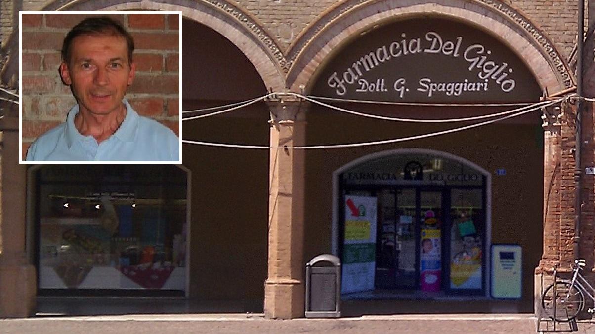 Massimo Spaggiari e la sua farmacia a Carpi