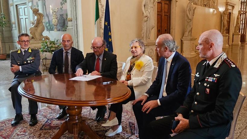 Lucca, accordo tabaccai-forze dell’ordine contro furti e assalti dei banditi<br>