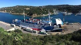 La Giraglia della Moby al porto di Santa Teresa