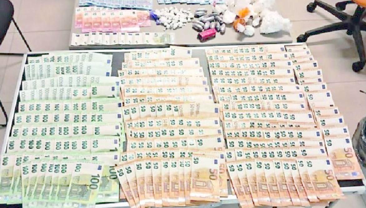 Ferrara, droga e 27mila euro in contanti in casa