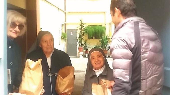 Modena, la parrocchia di Sant’Agostino ogni mattina dona pane ai bisognosi