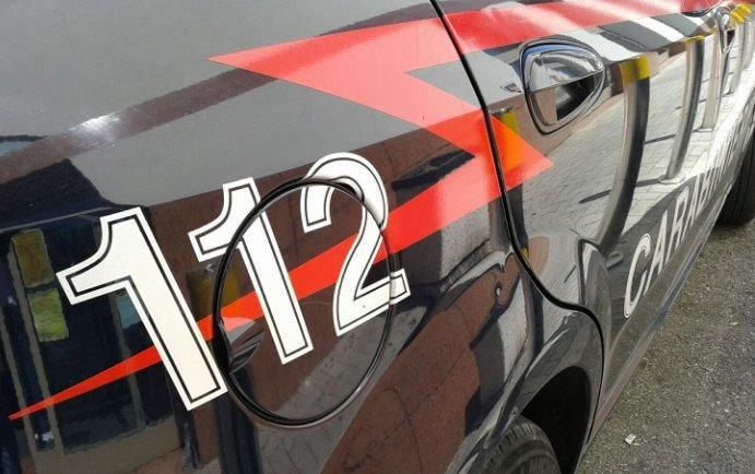 Porcari, non paga alcolici e Champagne: arrestato