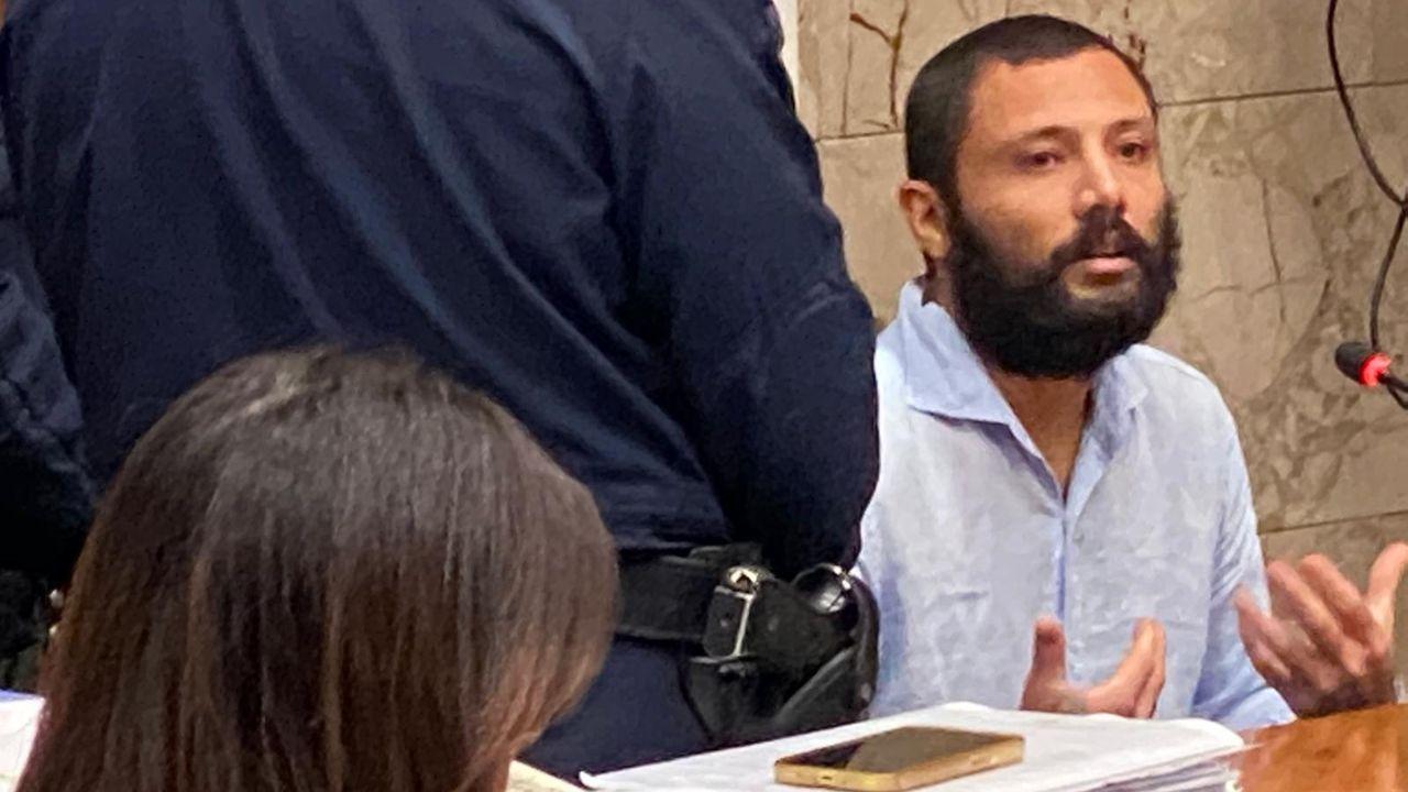 
	Gianluca Paul Seung durante la confessione


