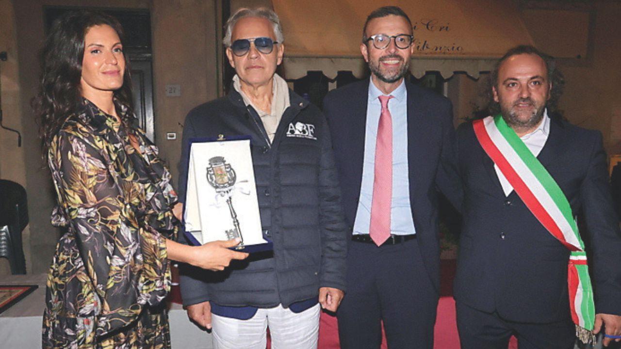 
	Veronica Berti, Andrea Bocelli, Antonio Mazzeo e il sindaco Fabio Tedeschi

