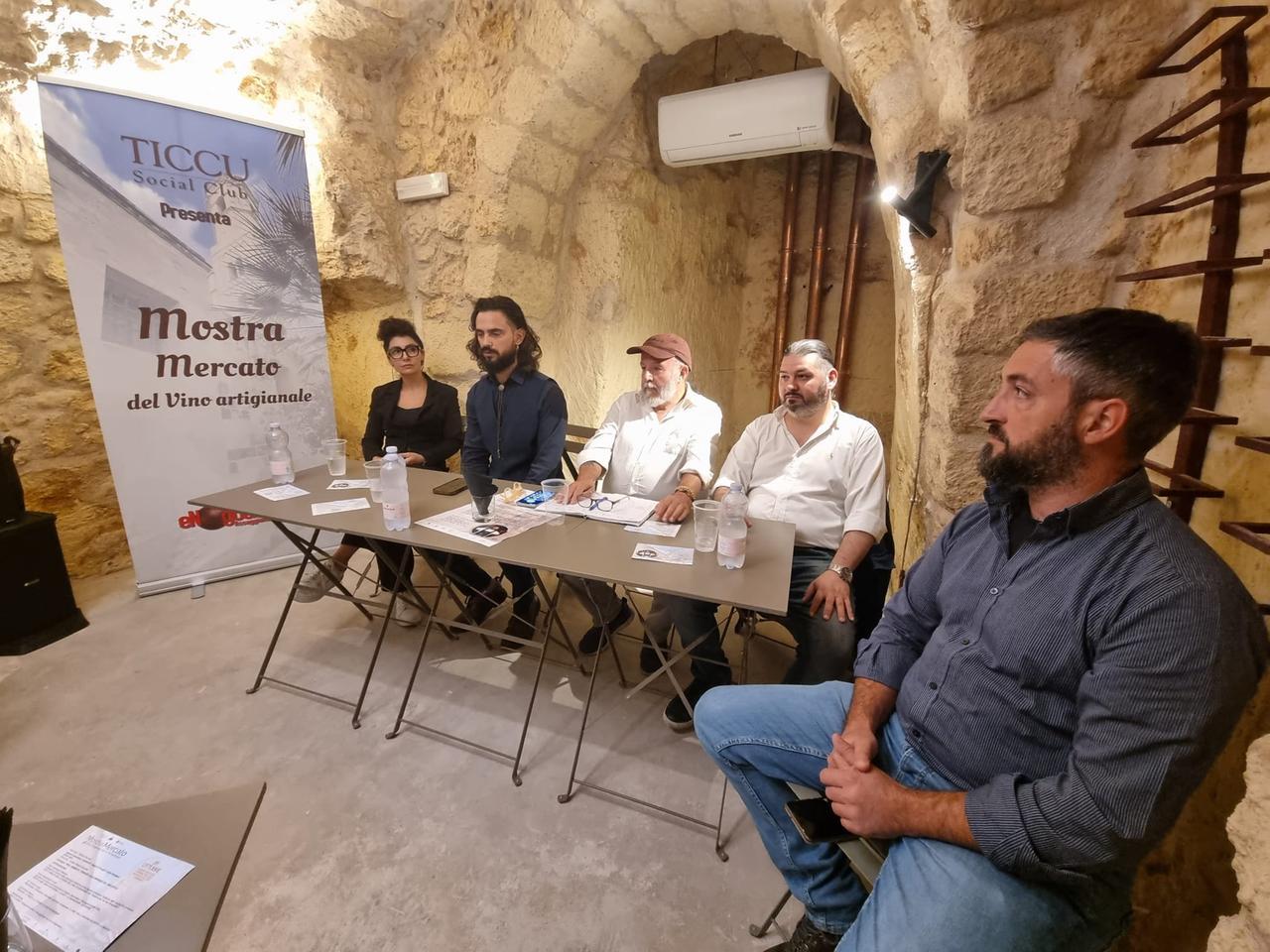 Sassari, al centro storico la prima Mostra mercato del vino artigianale