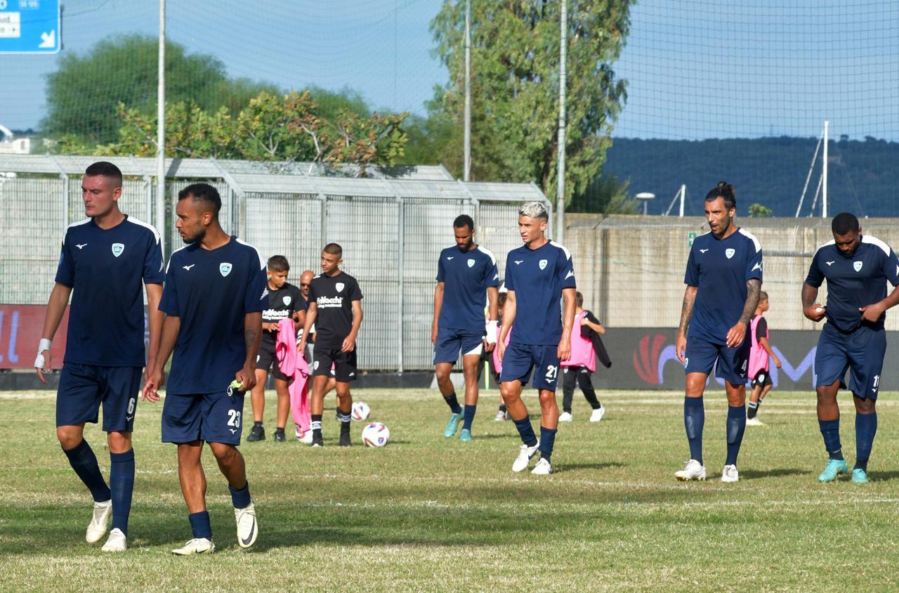 Razzismo, minacce e l’ombra delle scommesse clandestine: bufera sull’Olbia calcio