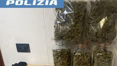 Cagliari, in casa un chilo di hascisc e marijuana: arrestato 27enne