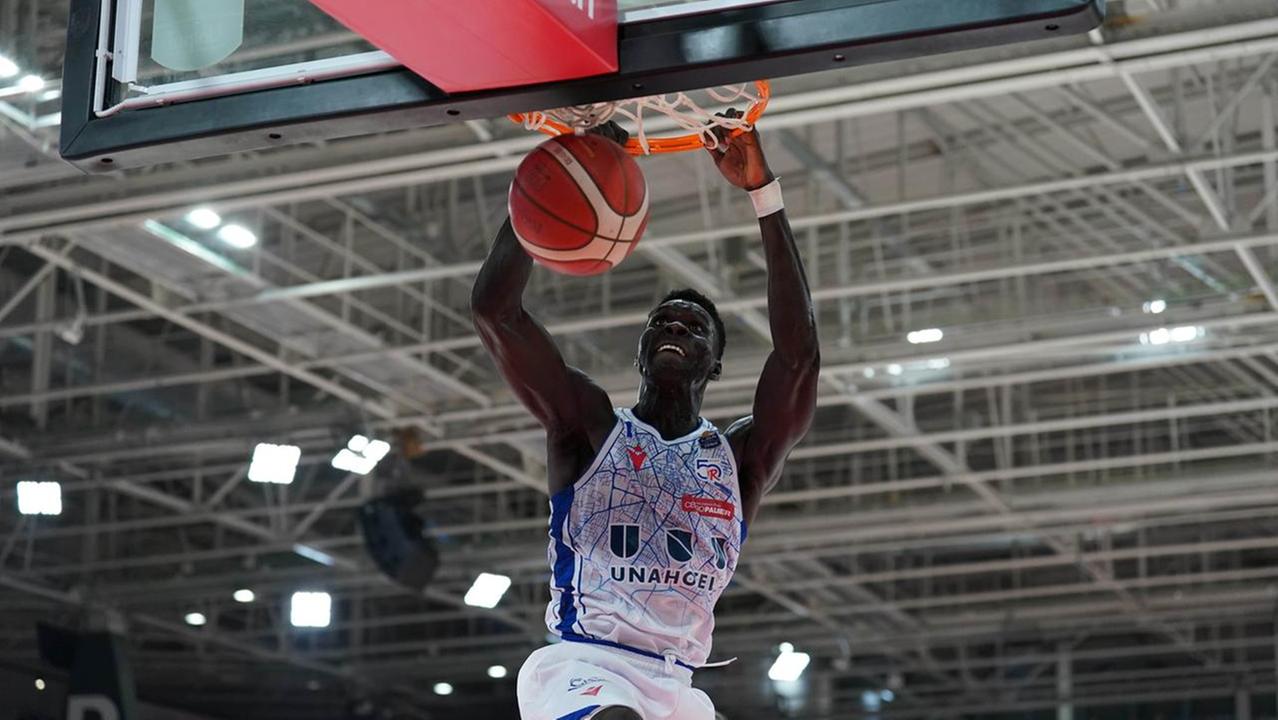 Basket Bcl: missione in Ungheria per Unahotels e conquistare la vetta solitaria