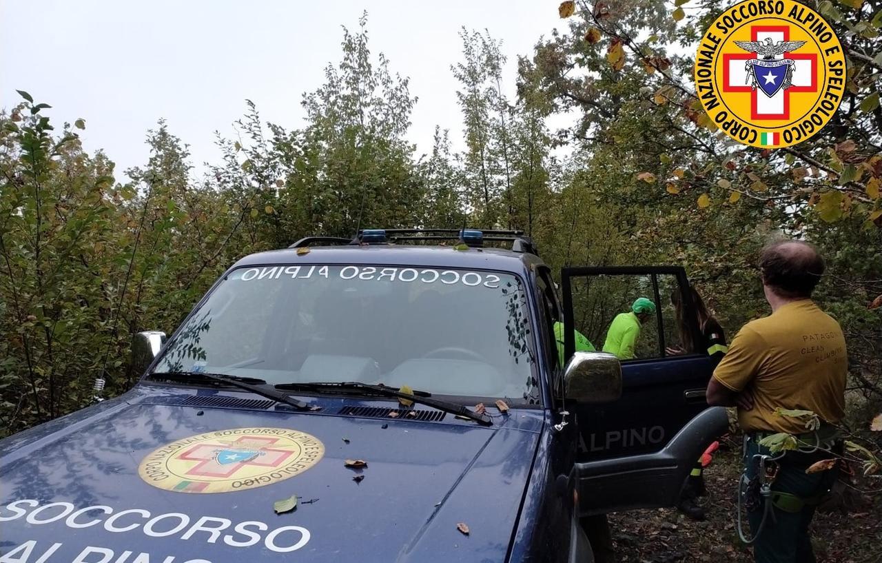 Cerca castagne nel bosco, ucciso per sbaglio da un cacciatore