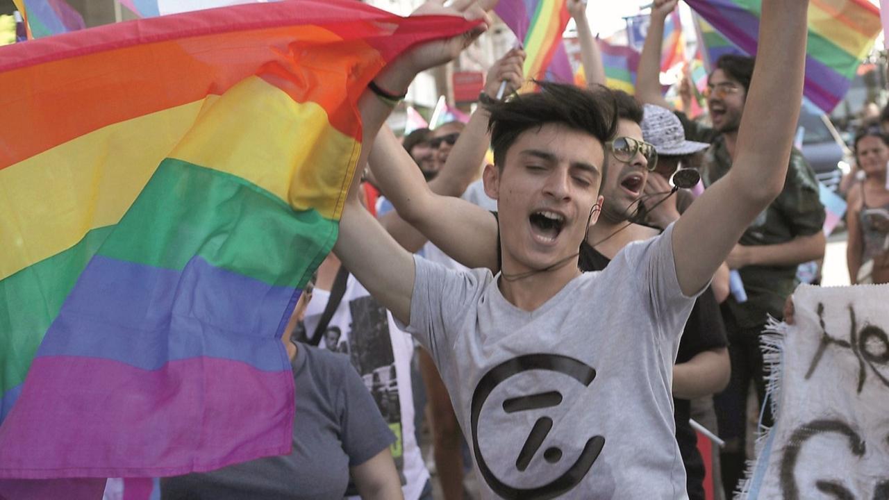 Tremila firme per il corso Queer all’università di Sassari, Federico Zappino: «Sostegno che mi dà forza»