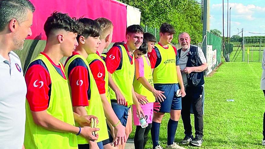 Porto Garibaldi, campo sportivo invaso dalle zanzare