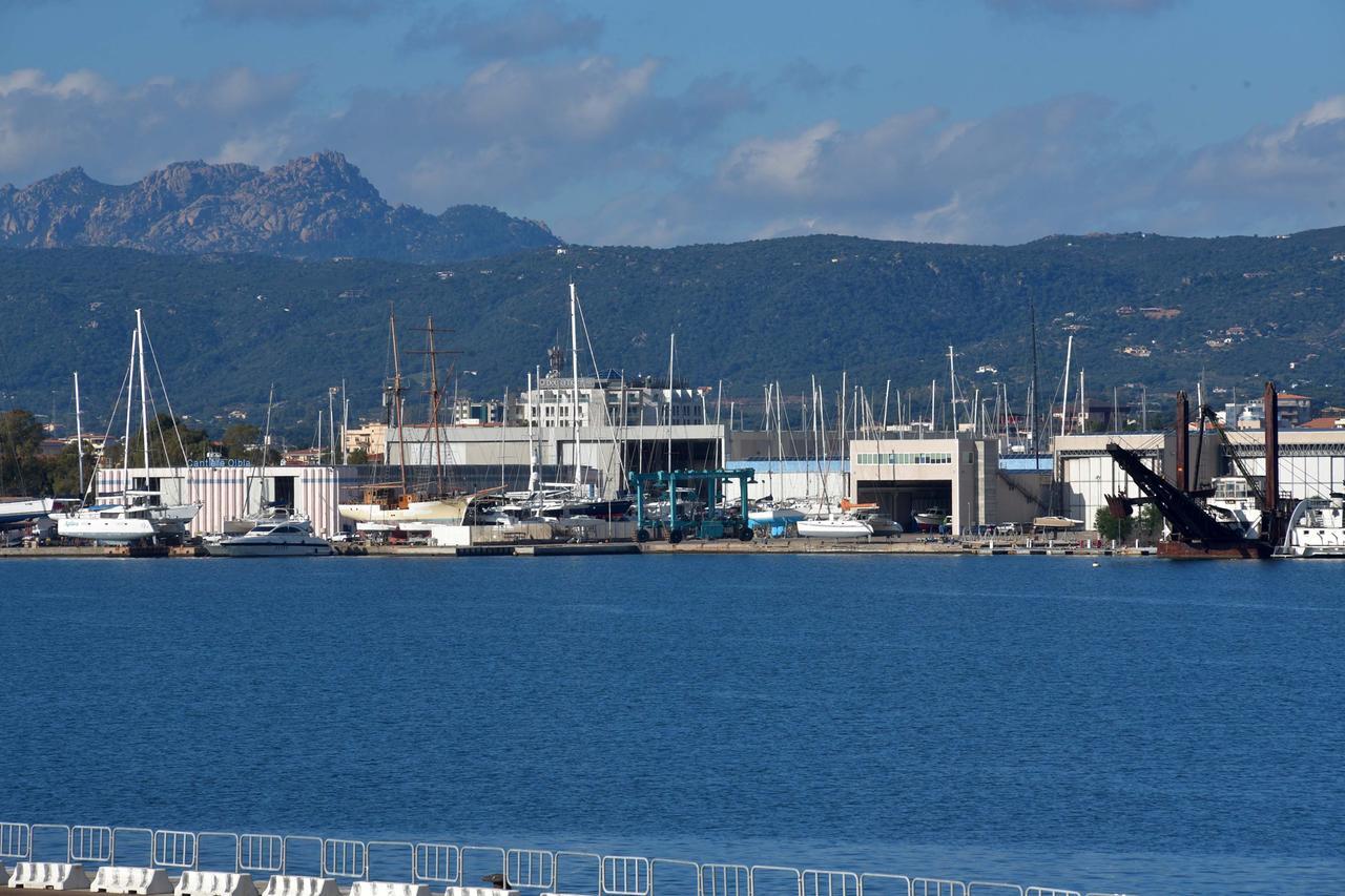 
	Alcuni cantieri nautici nel golfo di Olbia

