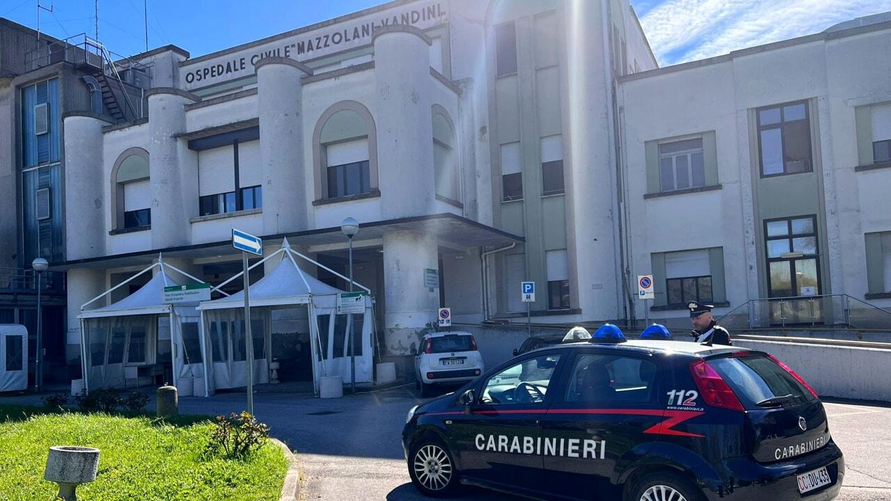 Morti sospette all’ospedale di Argenta, via libera per i funerali