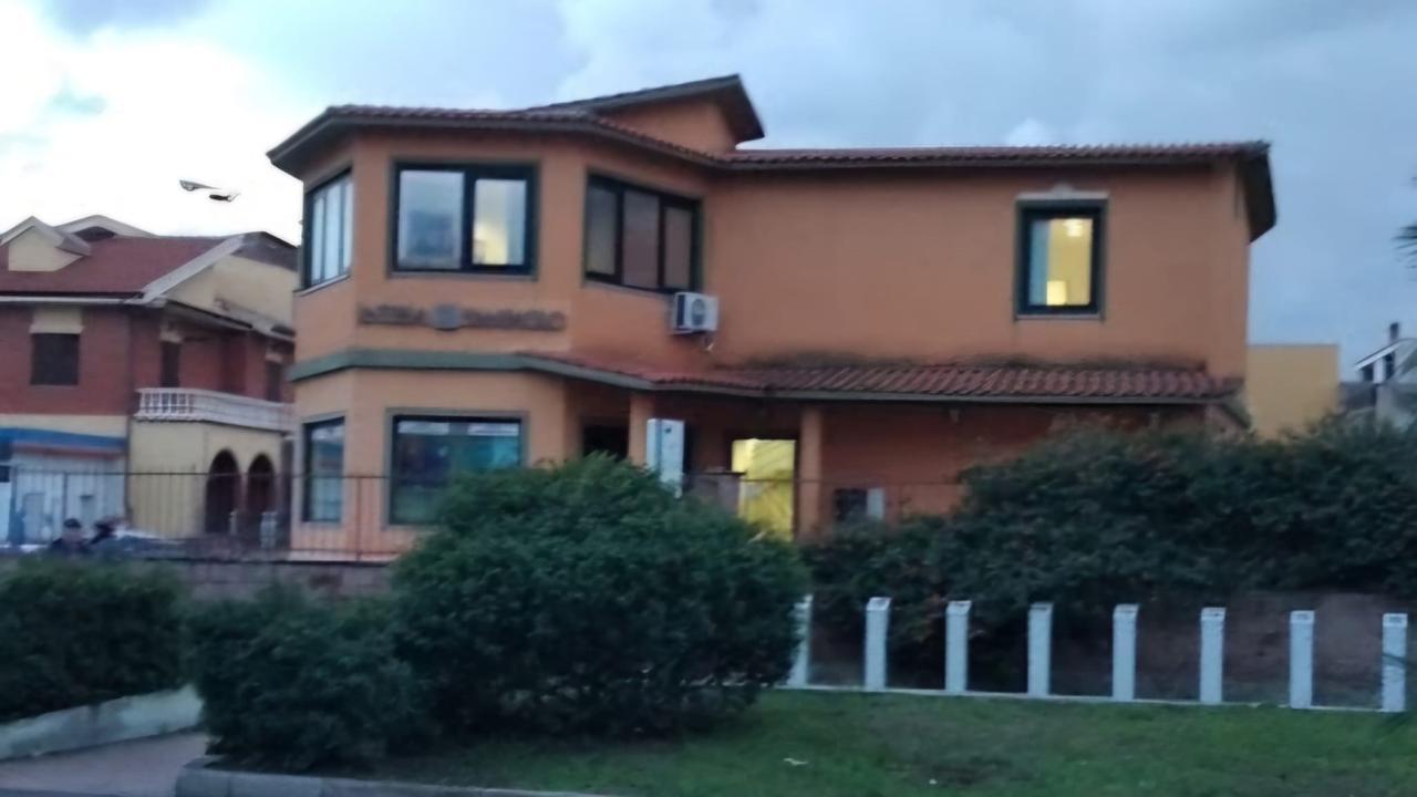 Si stringe il cerchio attorno al rapinatore della Banca Intesa di Assemini