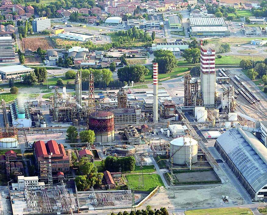 Ferrara, gasdotto di 75 km per portare in mare la Co2 prodotta dal Petrolchimico