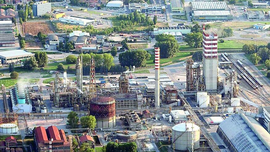 Ferrara, gasdotto di 75 km per portare in mare la Co2 prodotta dal Petrolchimico