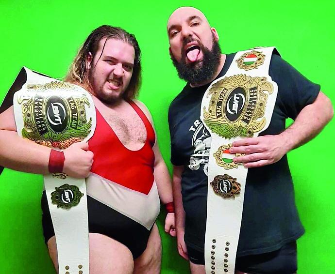 Wrestling, prime cinture di coppia per i Fat Machine Gun: uno di loro vive a Ferrara